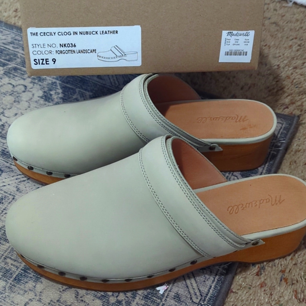 Madewell -The Cecily Clog in Nubuck Leather